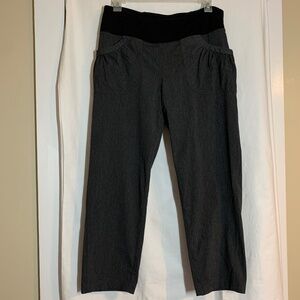Prana charcoal gray 'Summit' capri pants with black waistband
